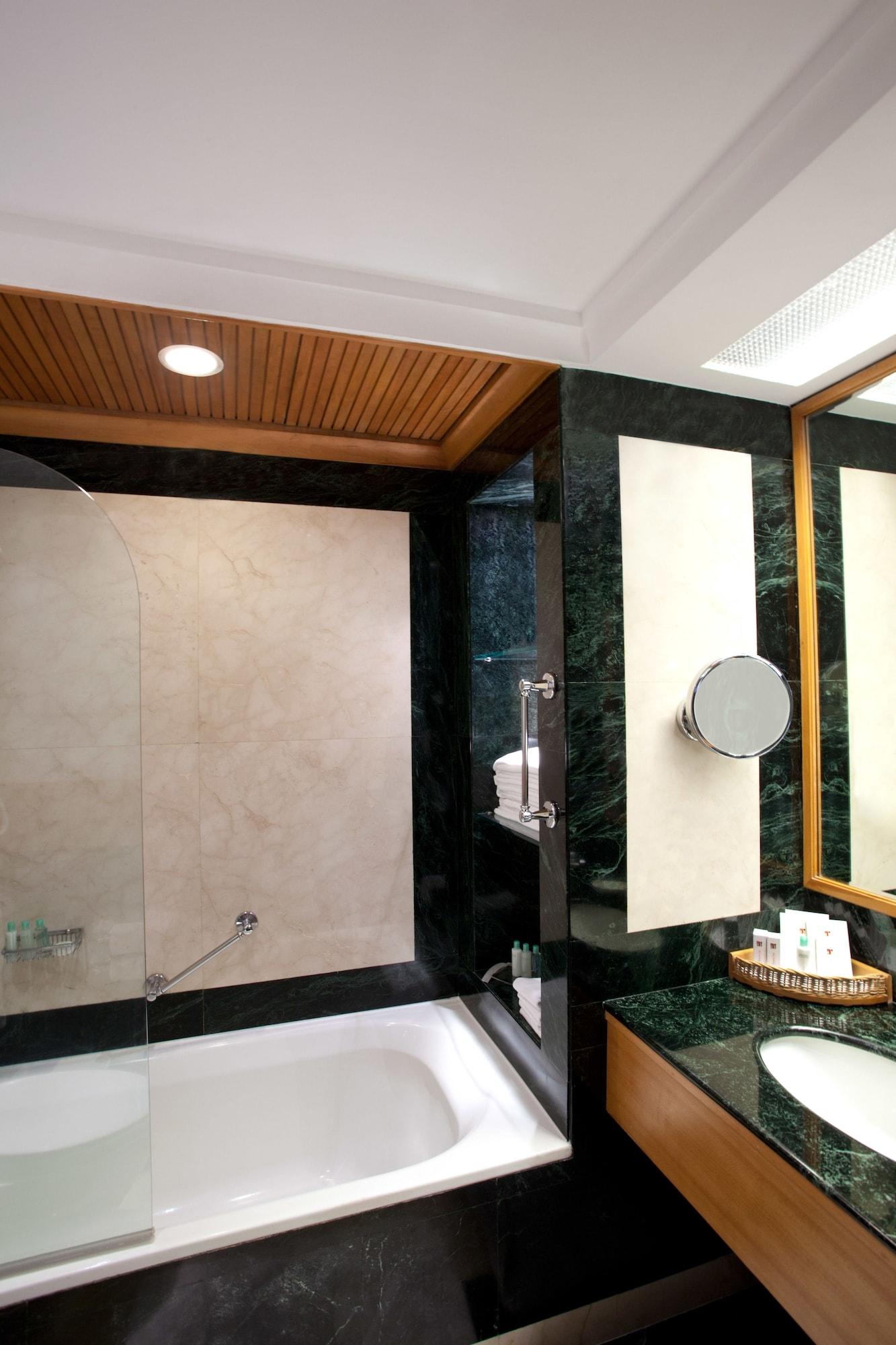 Trident Chennai Hotel Exterior foto Bathroom